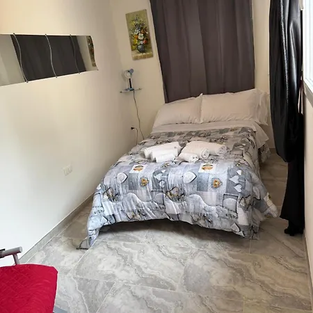 Flower House Apartamento Civitavecchia